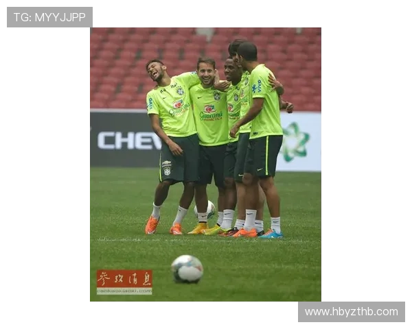 国安球员康复训练：塞尔吉尼奥等现身基地